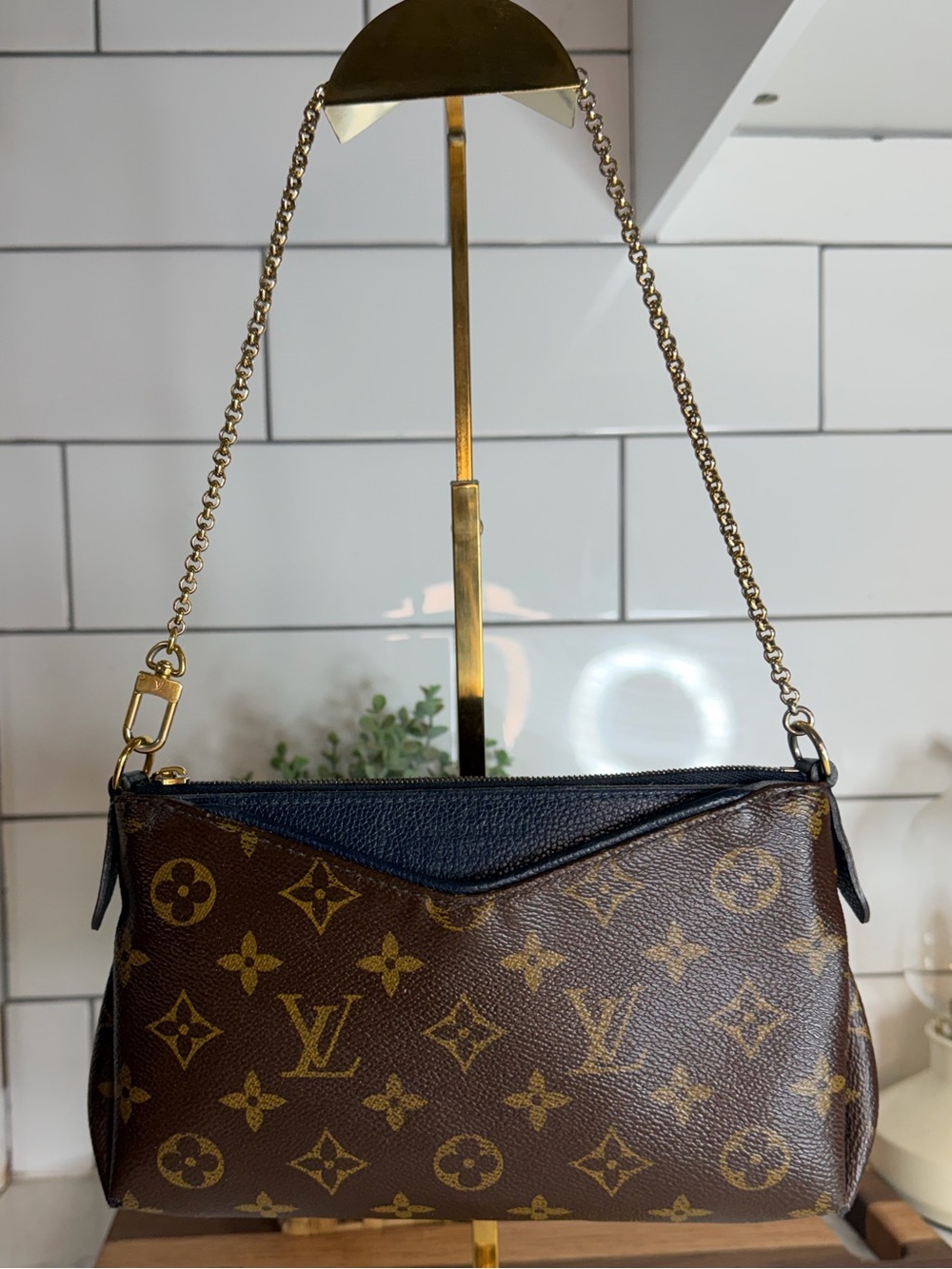 Authentic Louis Vuitton Pallas Clutch – Monogram – 2017 comes with printed COA